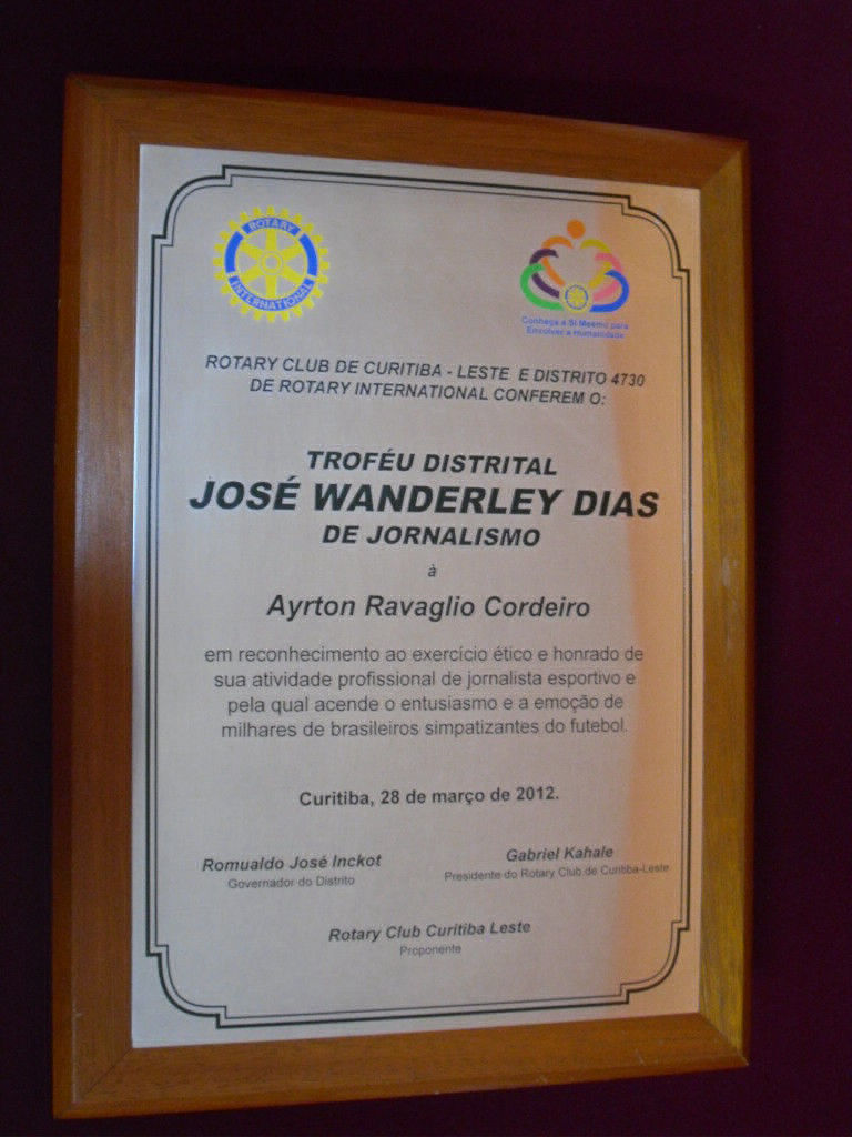 FOTOMETAL Gravações em Metais - Fotometal gravações em metal, troféus personalizados, portas painéis,crachás, botons, brasões, etiquetas