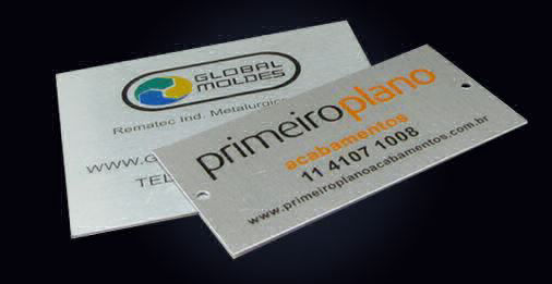 FOTOMETAL Gravações em Metais - Fotometal gravações em metal, troféus personalizados, portas painéis,crachás, botons, brasões, etiquetas