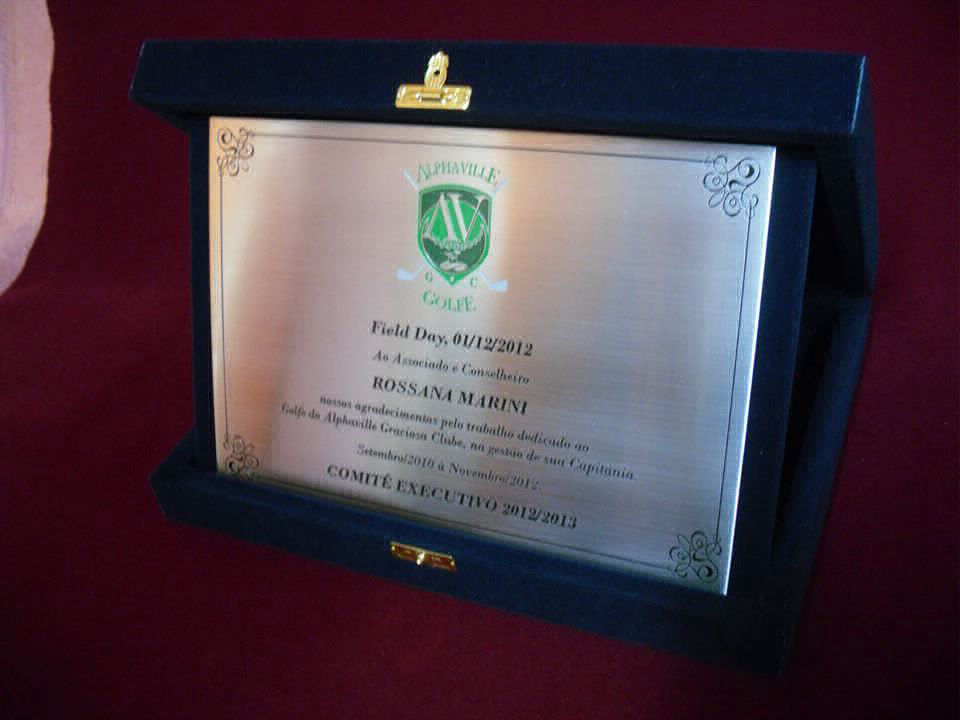 FOTOMETAL Gravações em Metais - Fotometal gravações em metal, troféus personalizados, portas painéis,crachás, botons, brasões, etiquetas